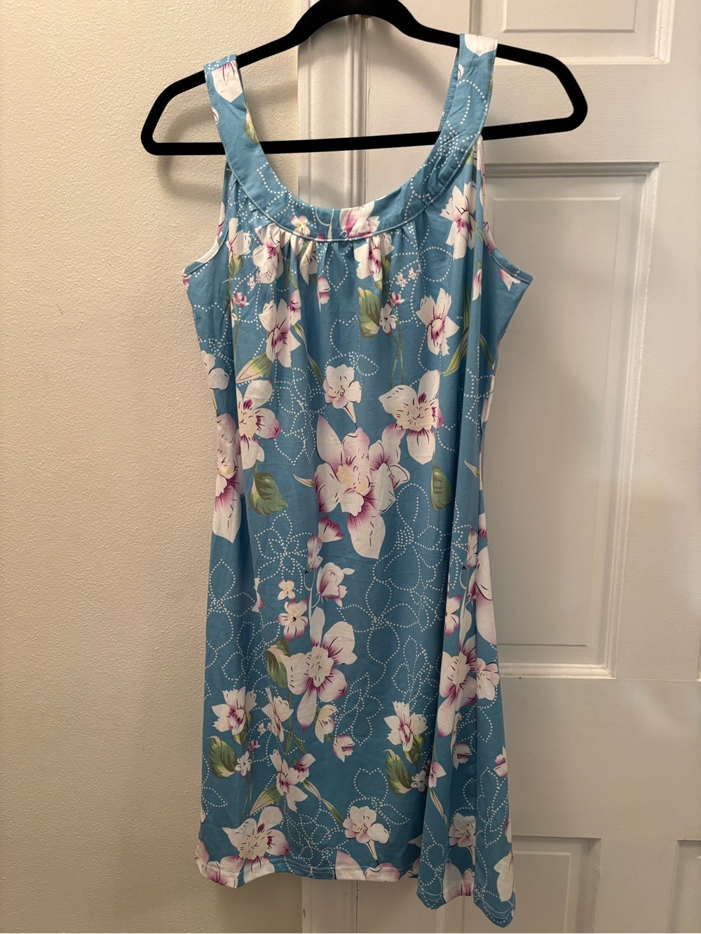 Blue Floral Midi Dress with Scoop Neck
Size M